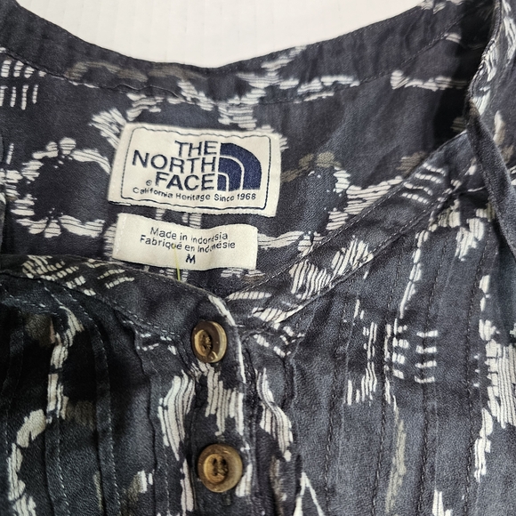 The North Face Black and White Sleeveless Top Blouse Size M 100% Cotton - Picture 8 of 8